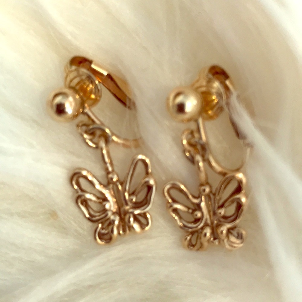 Beautiful 14kt gold butterfly earrings-clip on